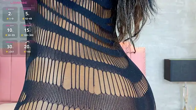 Alaia Colins online show from 6, 5, 2026