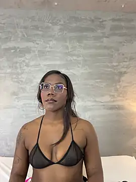 Snapshot of Alaia_Colins chatting on 2, 7, 2026 Alaia Colins online show from 2, 7, 2026