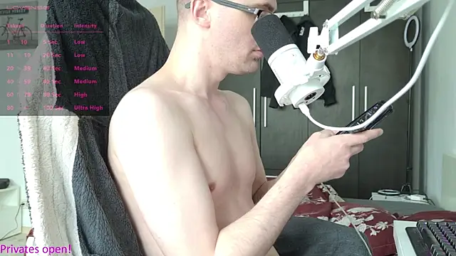 Snapshot of Moonsire1 chatting on 3, 5, 2026 Moonsire1 online show from 3, 5, 2026