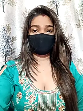 Snapshot of Simran-001 chatting on 8, 7, 2026 Simran-001 online show from 8, 7, 2026