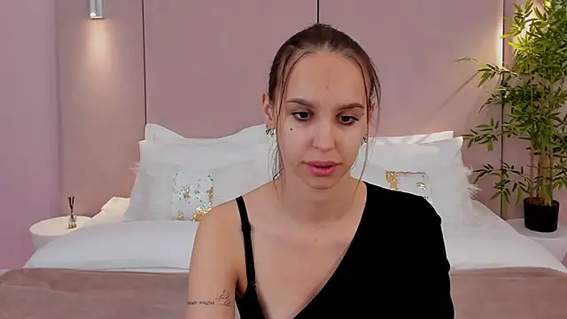 SandraTucker online show from 7, 11, 2025