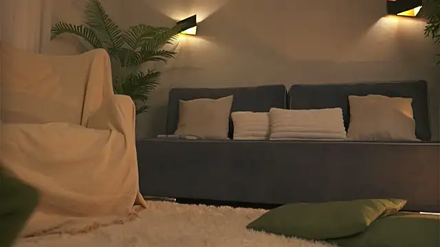 Snapshot of Sofa_01 chatting on 5, 5, 2026 Sofa 01 online show from 5, 5, 2026