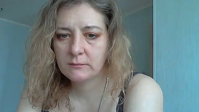 Snapshot of WriterInna44 chatting on 6, 3, 2025 WriterInna44 online show from 6, 3, 2025