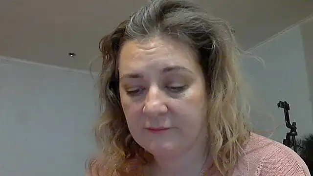 Snapshot of WriterInna44 chatting on 28, 2, 2025 WriterInna44 online show from 28, 2, 2025