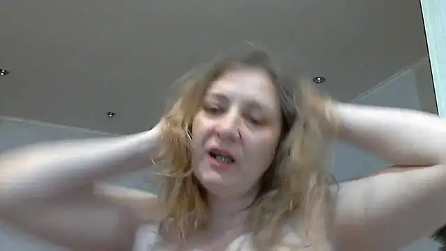 Snapshot of WriterInna44 chatting on 8, 2, 2025 WriterInna44 online show from 8, 2, 2025