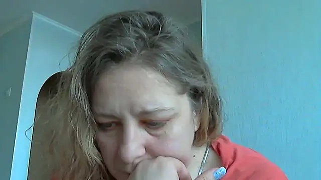 Snapshot of WriterInna44 chatting on 20, 2, 2025 WriterInna44 online show from 20, 2, 2025