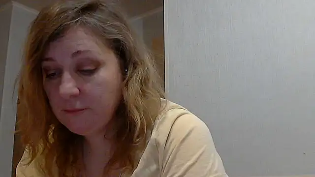 Snapshot of WriterInna44 chatting on 5, 2, 2025 WriterInna44 online show from 5, 2, 2025