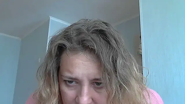 Snapshot of WriterInna44 chatting on 1, 3, 2025 WriterInna44 online show from 1, 3, 2025