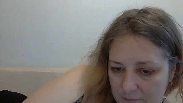 Snapshot of WriterInna44 chatting on 19, 2, 2025 WriterInna44 online show from 19, 2, 2025