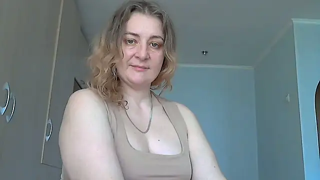 Snapshot of WriterInna44 chatting on 22, 3, 2025 WriterInna44 online show from 22, 3, 2025