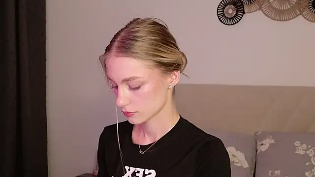 Snapshot of GabriellaOlsen chatting on 19, 5, 2026 GabriellaOlsen online show from 19, 5, 2026