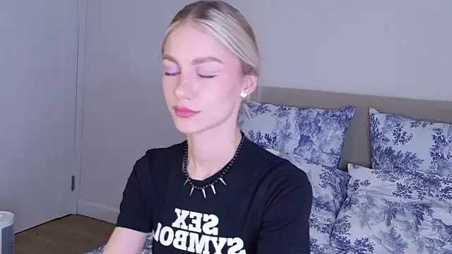 GabriellaOlsen online show from 17, 12, 2025