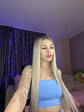 Snapshot of Tiffany_Kissss chatting on 18, 3, 2025 Tiffany Kissss online show from 18, 3, 2025