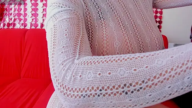 willow boobs online show from 18, 3, 2025
