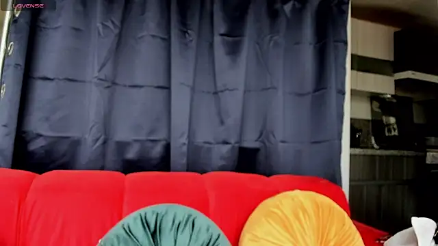 willow boobs online show from 17, 9, 2025