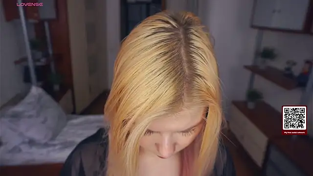 Snapshot of LynetHakes chatting on 20, 11, 2025 LynetHakes online show from 20, 11, 2025