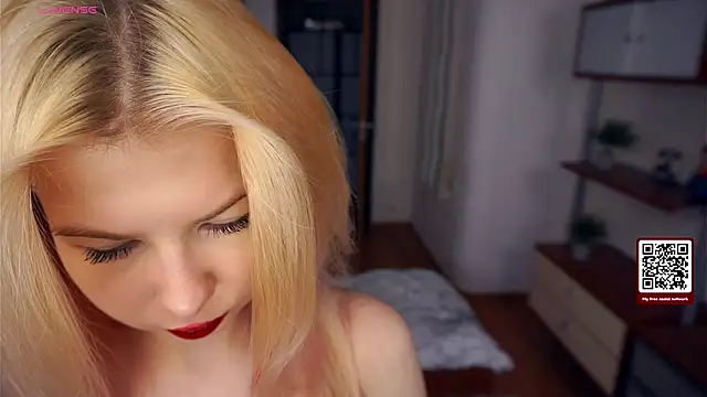 Snapshot of LynetHakes chatting on 22, 11, 2025 LynetHakes online show from 22, 11, 2025