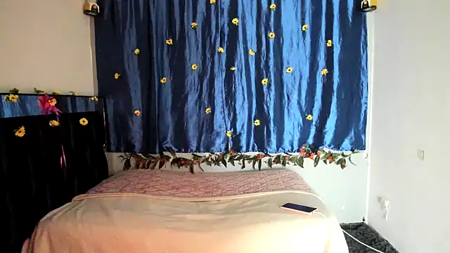 Snapshot of ShairaMarss chatting on 11, 10, 2025 ShairaMarss online show from 11, 10, 2025