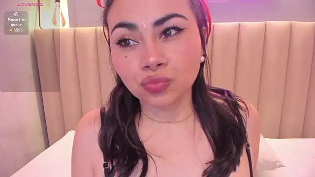 Naomymonroe  online show from 14, 3, 2026