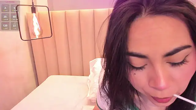 Naomymonroe  online show from 3, 12, 2025