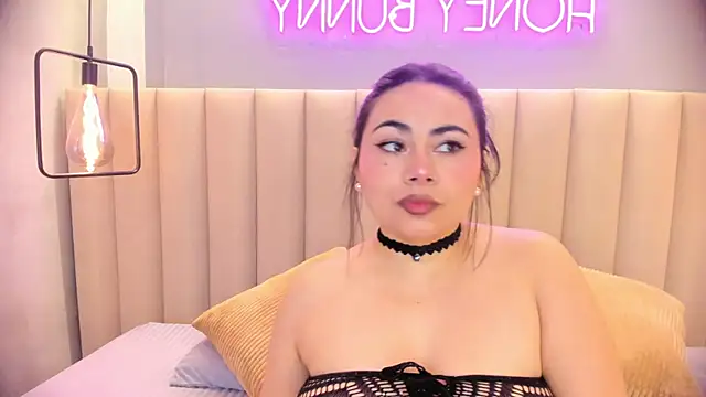 Naomymonroe  online show from 23, 5, 2026