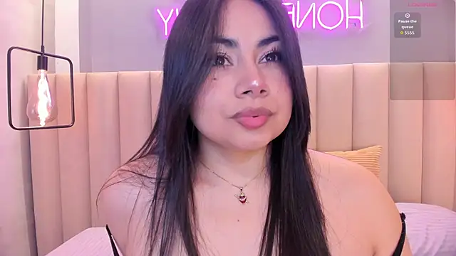 Snapshot of Naomymonroe_ chatting on 26, 6, 2026 Naomymonroe online show from 26, 6, 2026