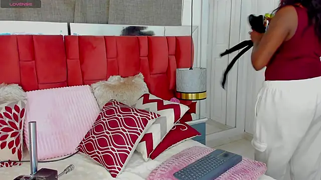 NatyParker online show from 4, 11, 2025