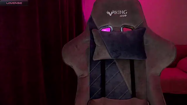 Ohmy Nora  online show from 4, 3, 2025