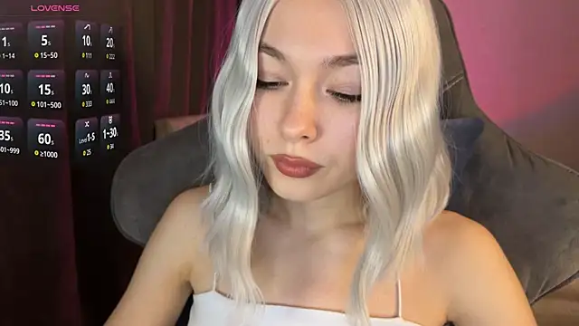 Ohmy Nora  online show from 3, 6, 2026