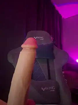 Ohmy Nora  online show from 28, 1, 2025