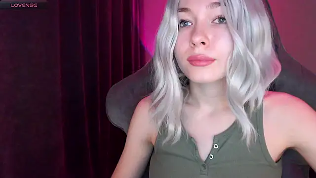 Ohmy Nora  online show from 5, 3, 2025