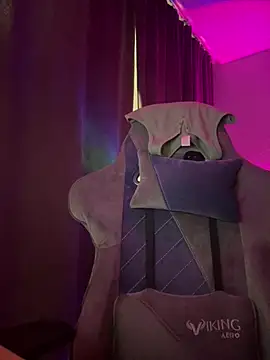 Ohmy Nora  online show from 31, 1, 2025