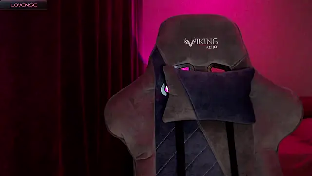 Ohmy Nora  online show from 5, 3, 2025