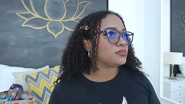 RoxieLewis online show from 11, 2, 2025