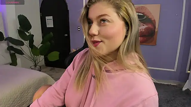 alaia greyy online show from 20, 11, 2025