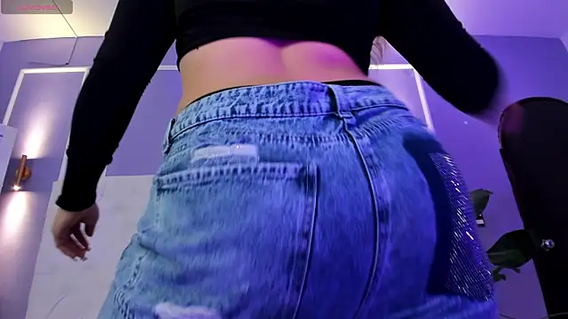 alaia greyy online show from 10, 1, 2026