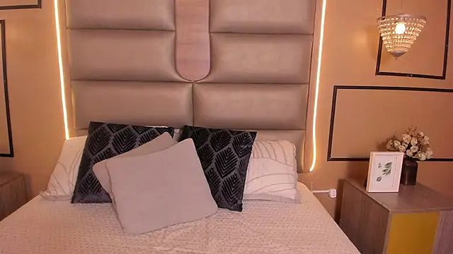 CAYLINCOLLINS online show from 14, 1, 2026