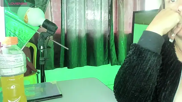 Isabella boom online show from 14, 2, 2025