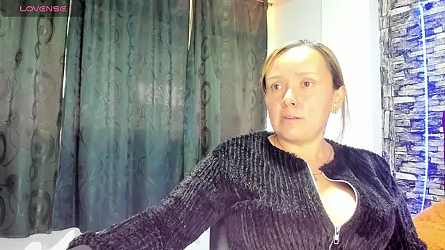 Isabella boom online show from 28, 2, 2025