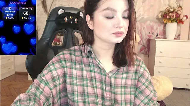 BritneyBarker online show from 2, 12, 2025