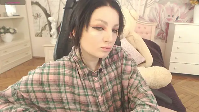 BritneyBarker online show from 14, 4, 2026