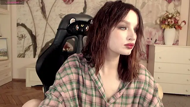 BritneyBarker online show from 18, 11, 2025