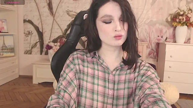 BritneyBarker online show from 6, 1, 2026