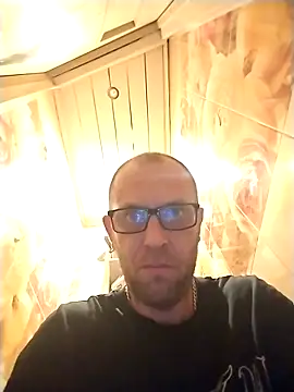 Snapshot of MaxDevilWhite chatting on 10, 9, 2025 MaxDevilWhite online show from 10, 9, 2025