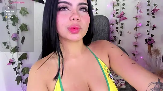 Snapshot of saray__jones chatting on 30, 6, 2026 saray jones online show from 30, 6, 2026