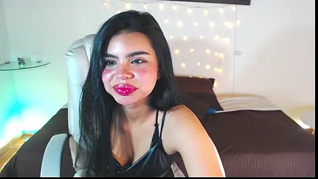 saray  jones online show from 24, 2, 2025