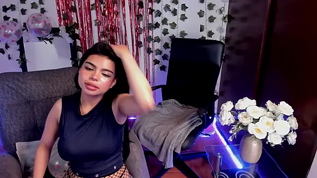 saray  jones online show from 14, 2, 2025