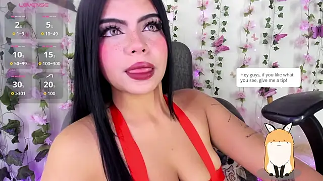 Snapshot of saray__jones chatting on 10, 7, 2026 saray jones online show from 10, 7, 2026