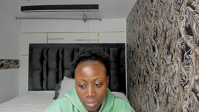 Snapshot of Sara_Naugty chatting on 20, 11, 2025 Sara Naugty online show from 20, 11, 2025