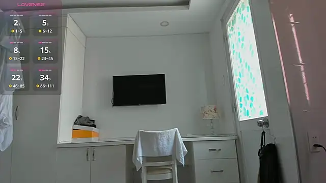 Yuki miiii online show from 6, 4, 2026